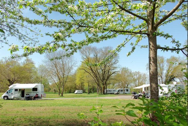 Gratuité pour l'aire de camping-cars de Dampierre-sur-Loire